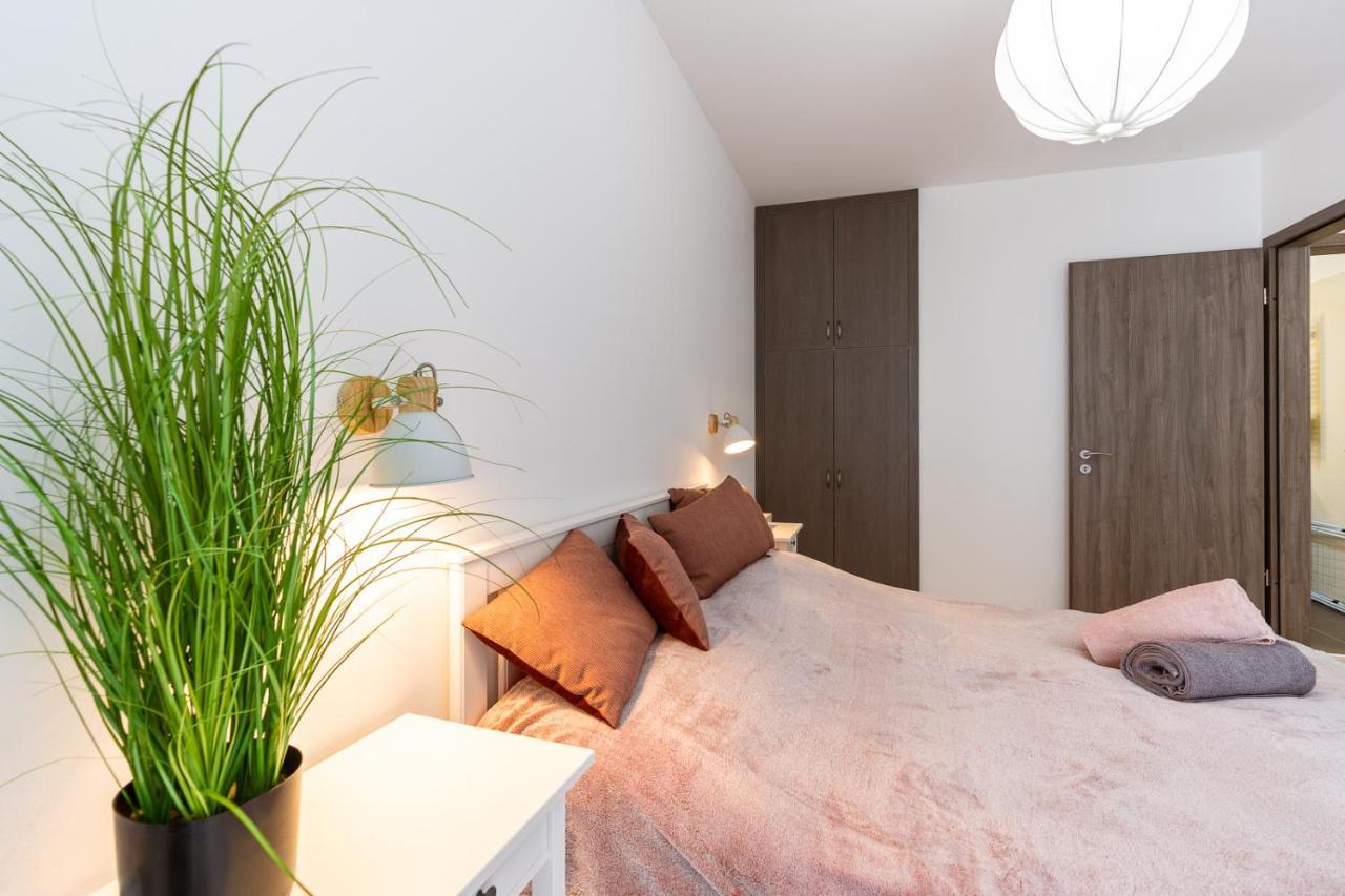 Modern & Newly Built Apartment With Private Garage Budapesta Exterior foto