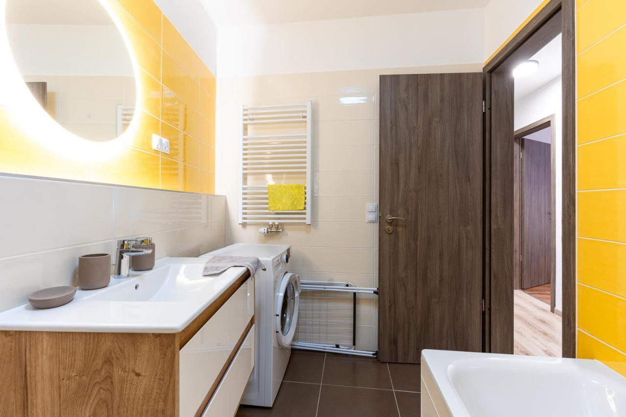 Modern & Newly Built Apartment With Private Garage Budapesta Exterior foto