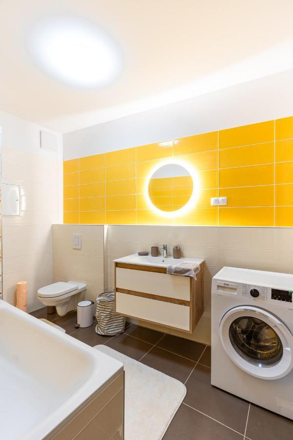 Modern & Newly Built Apartment With Private Garage Budapesta Exterior foto